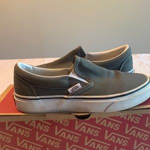 Women’s charcoal grey vans!